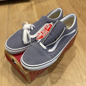 VANS OLD SKOOL MENS 8.5 BRAND NEW NEVER WORN